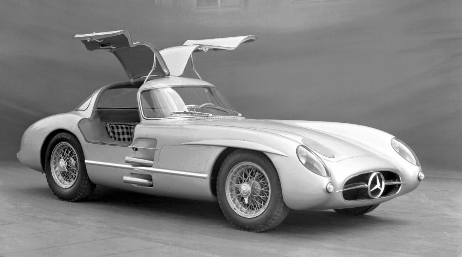 La Mercedes-Benz 300 SLR Uhlenhaut Coupe a été vendue par RM Sotheby en 1955.